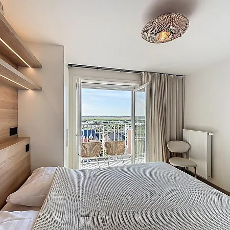 Flat Oostkant - *
